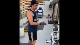 Nicolás Massú mostró el gimnasio que instaló en su terraza para pasar la cuarentena