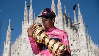 La celebración de Egan Bernal en Milán al conquistar el Giro de Italia