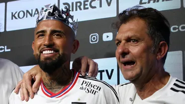 “Colo Colo es uno de los juguetes de Mosa”: Leonardo Véliz criticó el fichaje de Vidal y habló de circo, vergüenza y fracaso