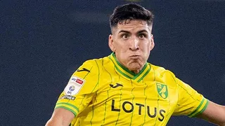 DT de Norwich llamó la atención de Marcelino por expulsión en la Roja