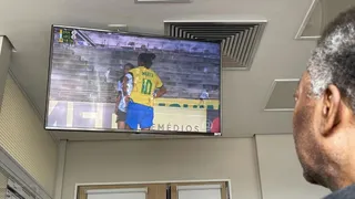 “Fútbol remedio”: Pelé vio desde hospital la goleada de Brasil a Argentina en amistoso femenino