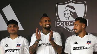 ¡De punta en blanco! Colo Colo presenta sus nuevas camisetas para 2026