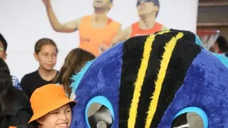 Niños de La Reina vibraron con medallista Parapanamericano y con Fiu