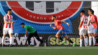 Sebastián Jaime abrió la cuenta para Unión Española a los dos minutos en La Calera