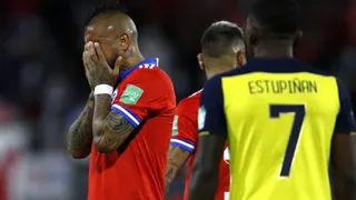 Arturo Vidal fue expulsado ante Ecuador y se pierde el partido con Argentina