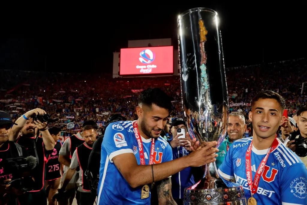 Ojeda celebrando la obtención de la Copa Chile / ©Andres Pina/Photosport.