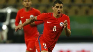 El gesto con el que Carlos Carmona aumentó el misterio sobre su posible llegada a Colo Colo