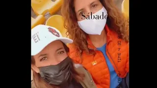 “Qué hermoso acompañarte”: Yamila Reyna llegó al Santa Laura para ver a Diego Sánchez ante Colo Colo