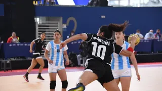 El balonmano chileno cayó ante Argentina en Cali pero igualmente avanzó a semifinales