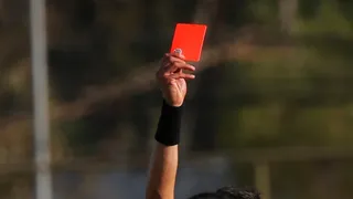 ¿Quién tiene la razón? El reñido debate reglamentario de Prieto y Goldberg sobre las tarjetas rojas