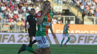 Nelson Sepúlveda convirtió de “tijera” para Cobresal y dejó “de miedo” el segundo tiempo