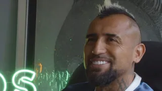 Arturo Vidal se hizo partner de depiladoras de vello corporal