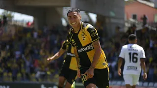 Luciano Cabral marcó su primer gol en el profesionalismo desde que salió de la cárcel