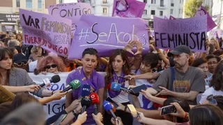Cientos se personas se concentraron en Madrid para apoyar a la futbolista Jenni Hermoso