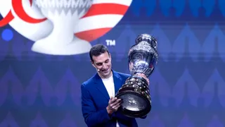 Scaloni mantuvo en duda su continuidad en Argentina y descartó problemas con “Chiqui” Tapia