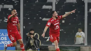 Fernando Cordero silenció el Monumental con un golazo de tiro libre