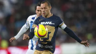 Marcelo Díaz deslumbró con un golazo en la práctica de Pumas