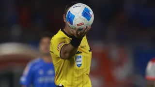 Guaraní vs U de Chile: Dirigió a la U solo una vez… y fue en una eliminación que aún duele