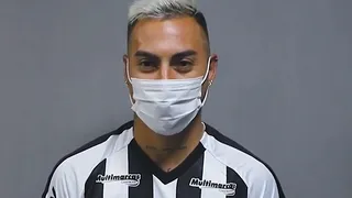 Eduardo Vargas: Hablé con Sampaoli y me motivó mucho, estoy contento de estar con él