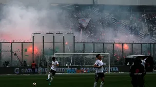 Felipe González informó de reiterado uso de pirotecnia por parte de hinchas de Colo Colo