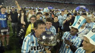Nadie quiso estar ausente: Importante jugador chileno se sumó a los festejos de Racing