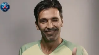 La espectacular presentación de Buffon como nuevo jugador de PSG