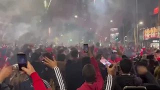 Asamblea de Independiente tuvo protesta de sus hinchas y enfrentamientos con la policía