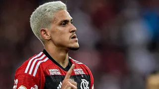 Grave incidente en Flamengo: PF de Sampaoli golpeó en la cara al delantero Pedro