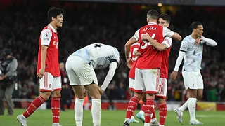 Arsenal venció en un partidazo a Liverpool y se afirmó en el liderato de la Premier League