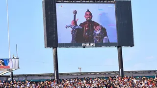 ¡Como un rey guerrero! La presentación de Arturo Vidal en el Estadio Monumental