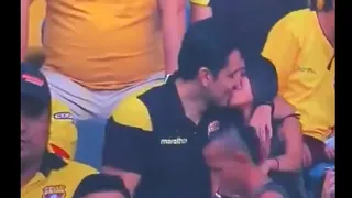 Hincha captado dando un beso reconoció infidelidad: “Ya destruyeron mi relación”