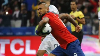 Arturo Vidal convirtió en gol un penal cobrado a través del VAR