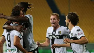 Parma amargó a Bologna de Gary Medel con agónica remontada