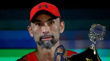 Marcelo Ríos se jactó de su trabajado abdomen