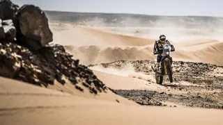 Pablo Quintanilla sigue en el podio tras una dura etapa en Marruecos