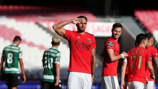 Benfica terminó con el invicto de 32 fechas del campeón Sporting de Lisboa en un partidazo