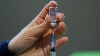 Llegaron a Chile casi 3.000 vacunas para clubes y árbitros que participan en torneos de la ANFP