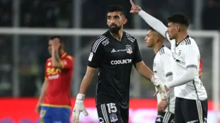 El inédito récord que extendió Emiliano Amor tras jugar como arquero en Colo Colo