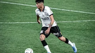 Angelo Araos fue titular en agónico empate de Corinthians ante Botafogo