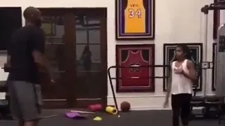 ¡Para llorar! El conmovedor video de Kobe Bryant jugando con su hija que se hizo viral en redes