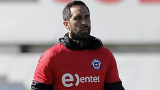 Así fue la escueta declaración de Claudio Bravo antes de viajar a Inglaterra