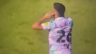 Marcelino Núñez anotó golazo de tiro libre ante Hull City en el Championship