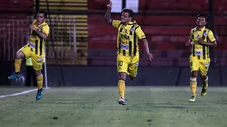 Everton derrotó a U. Española y tomó ventaja en cuartos de la Copa Chile