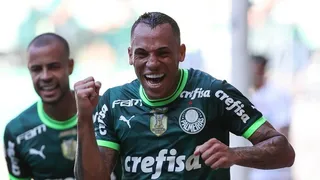 Palmeiras doblegó a Fluminense y quedó a un paso del título en Brasil