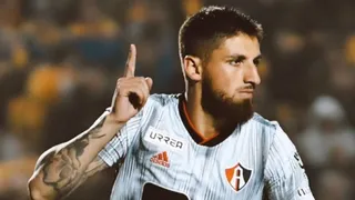 Ignacio Jeraldino marcó un nuevo gol en derrota de Atlas ante Tigres de Eduardo Vargas en México
