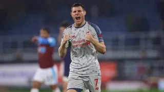 Liverpool tuvo una gran reacción ante Burnley y acecha al City en el liderato de la Premier