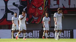 Un alternativo Colo Colo sufrió una dura derrota ante Ñublense en Chillán