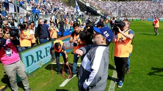 Maradona debutó en Gimnasia y acaparó todas las miradas en el duelo ante Racing