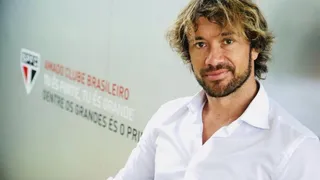 El uruguayo Diego Lugano puso fin a su carrera