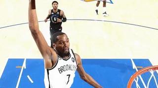 Brooklyn Nets contó con un inspirado Durant para quedarse con el clásico ante New York Knicks